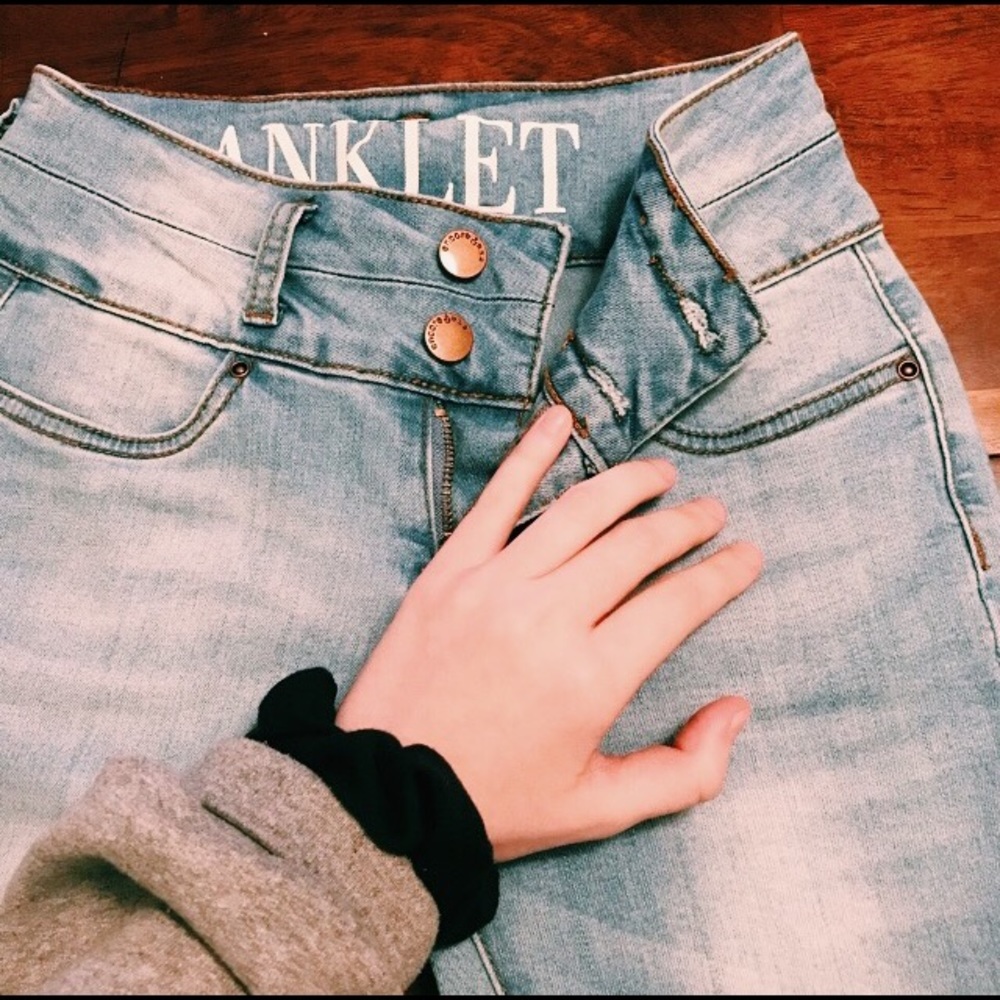 ‼️ SOLD ‼️ HIGHWAISTED JEANS